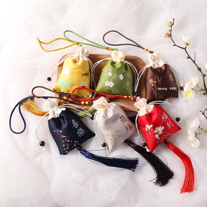 Ping An Cultural Scenic Amulet: Hanfu Style Sachet Pendant for Safety and Luck