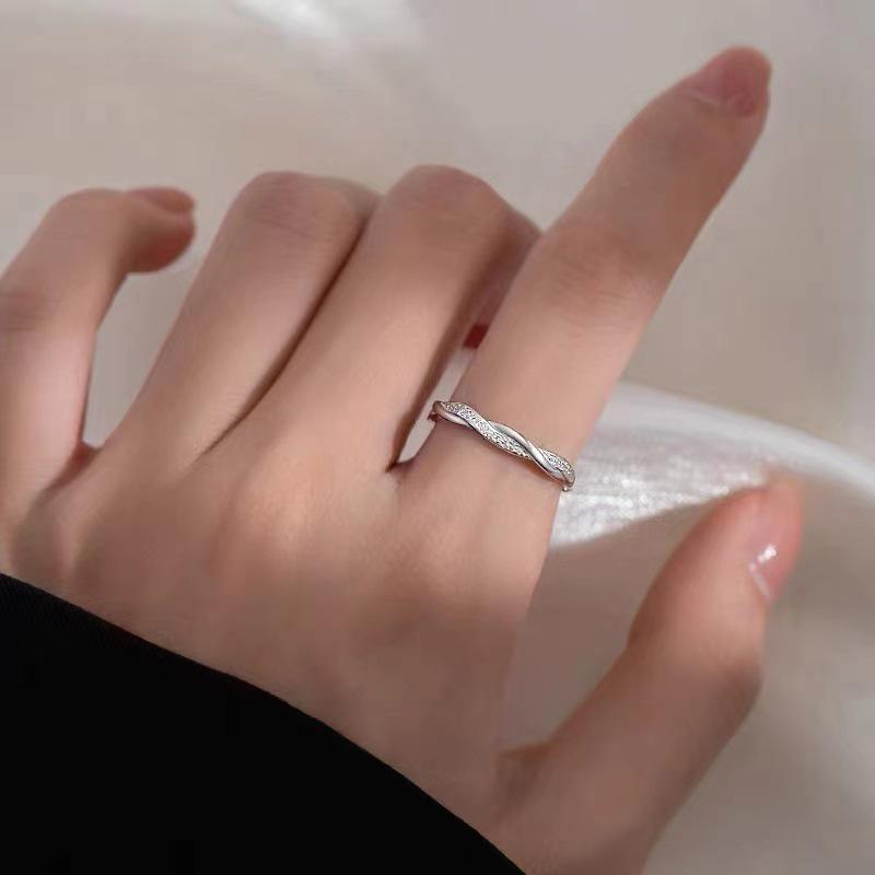 925 Silver-Plated Open Ring: Elegant Niche Design for Women
