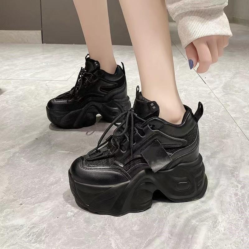 Korean Version of Internet Celebrity Dad Shoes Women's Height Increase Platform Versatile 2025 Autumn New Small Casual Sports Shoes Tide