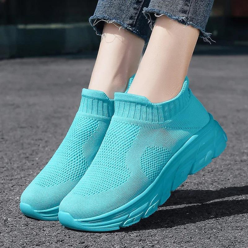 Fashion Green Men Sneakers Breathable Slip On Jogging Shoes Lightweight Trainers Sneakers Women Sports Shoes