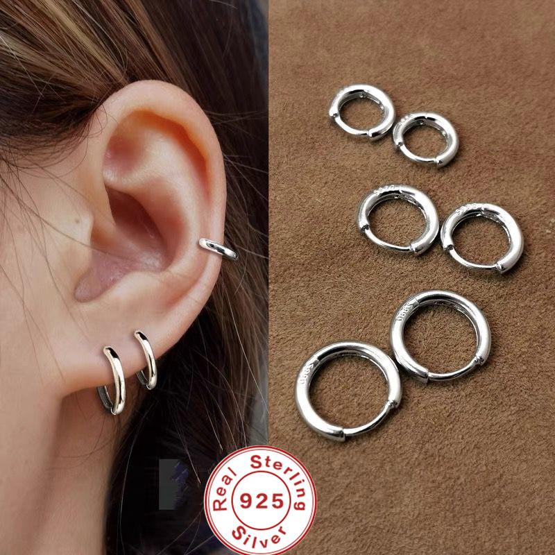Exquisite 925 Silver Small Earrings Plain Silver Comfortable Smooth Design Perfect for Girls and Women