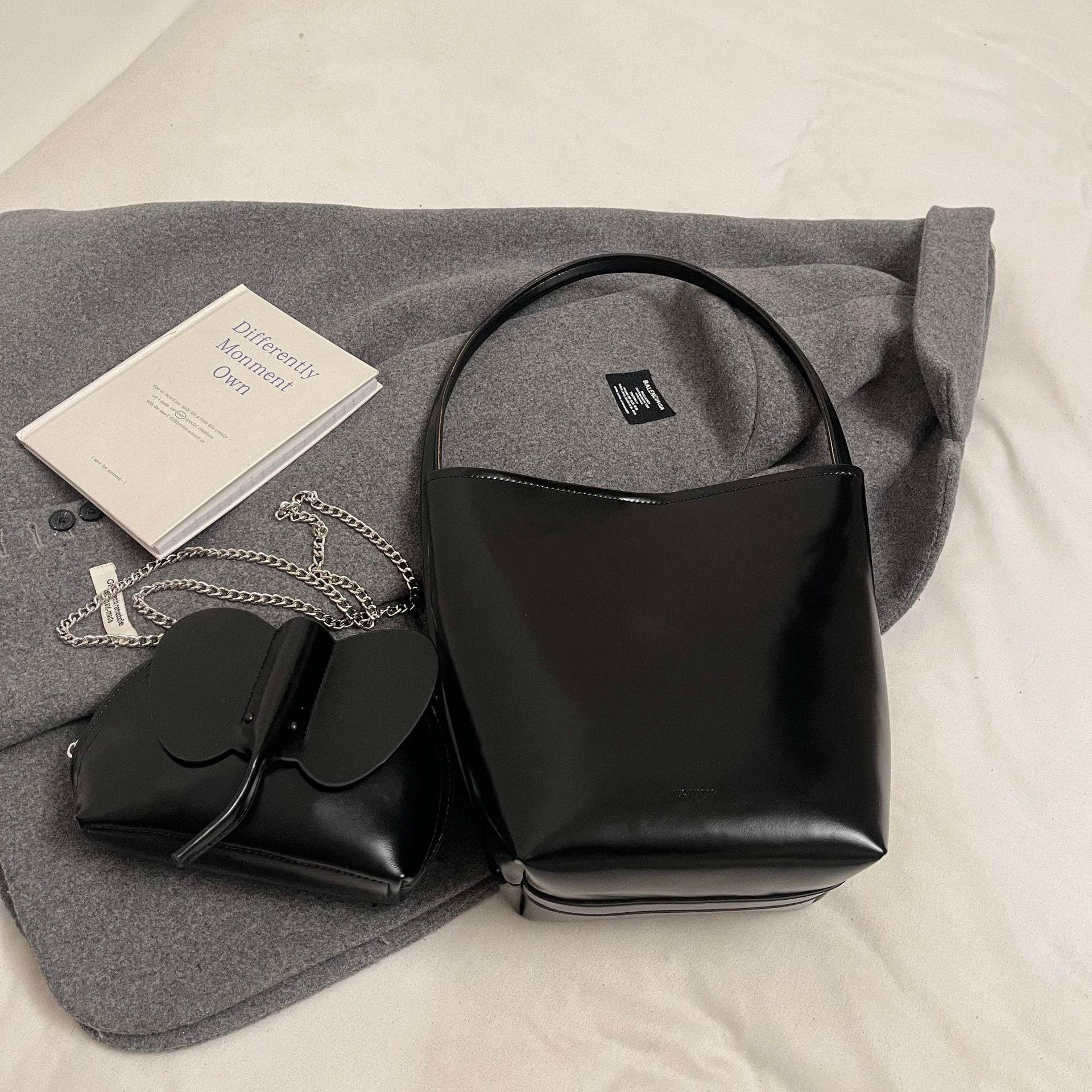 

Bag Women s New Casual Versatile Commuter Bag Shoulder Messenger Bag чорний