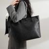 Textured and Trendy Checkered Tote Bag, Women's Fashionable Casual Handbag, Large-capacity Woven Single-shoulder Bag
