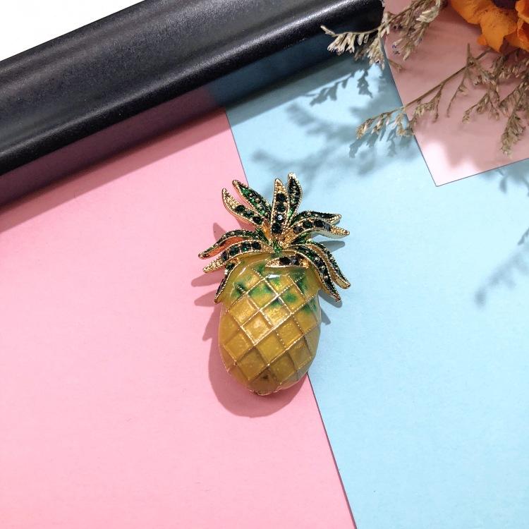 Beautiful Colorful Fruit Crystal Brooch Cartoon Fresh Grape Strawberry Radish Pin Silk Scarf Cardigan Accessories