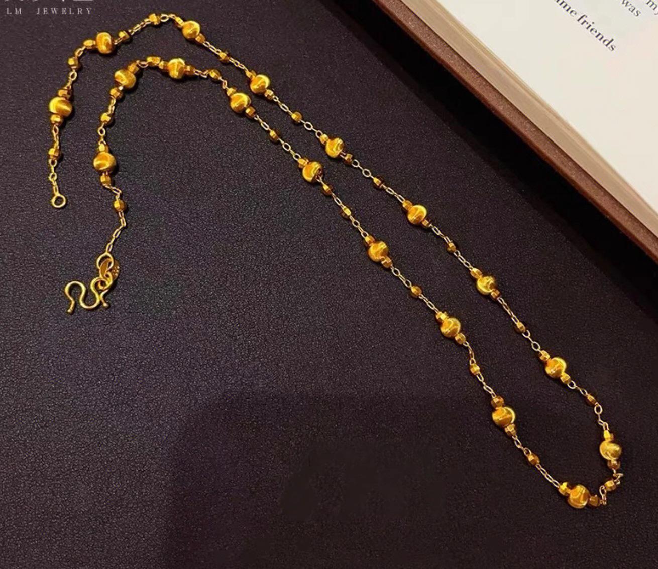 

French Retro Eternal Night Galaxy Fragment Necklace: Dazzling Cat s Eye Pendant, Light Luxury Layered Fashion Jewelry 45cm Length