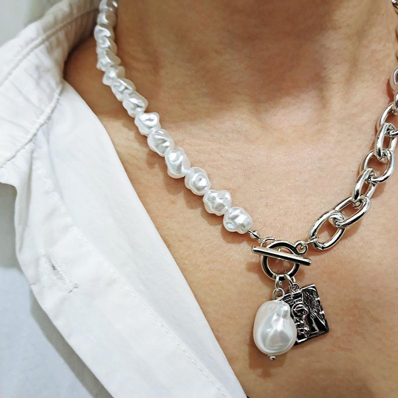 

Jewelry: Temperament Special-Shaped Pearl Necklace Women, Vintage Baroque Alloy Figure, Square Card Necklace