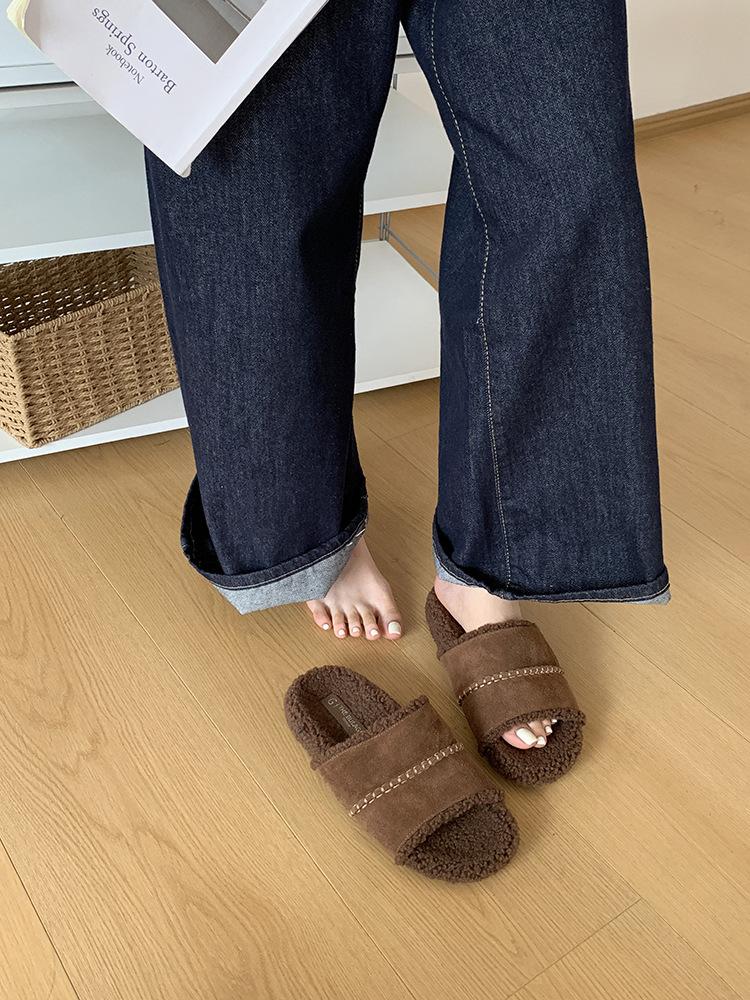 Soft-soled Fluffy Slippers Women's Outer Wear 2025 New Autumn and Winter Fashion Plush Cotton Drag Net Red Fluffy Shoes Tide