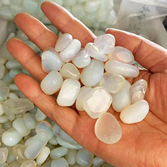 

Натуральне поліроване каміння для дитячого акваріума та ландшафтного декору 15-20MM, 100g