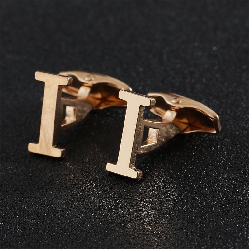 Exklusive goldene Alphabet Manschettenknöpfe für Herren - Elegantes Design für französische Hemden