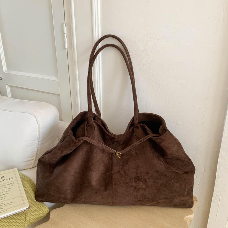 

Large capacity suede bag women s autumn and winter new casual versatile shoulder bag retro кофейный