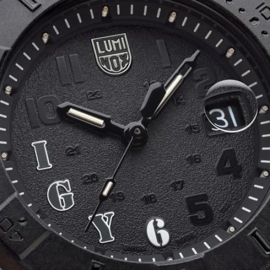 Luminox Navy SEAL 3600 Series Military Dive Watch, Swiss Analog Watch for Men and Women, Waterproof Quartz Movement, Easy To Read, Military-Grade,