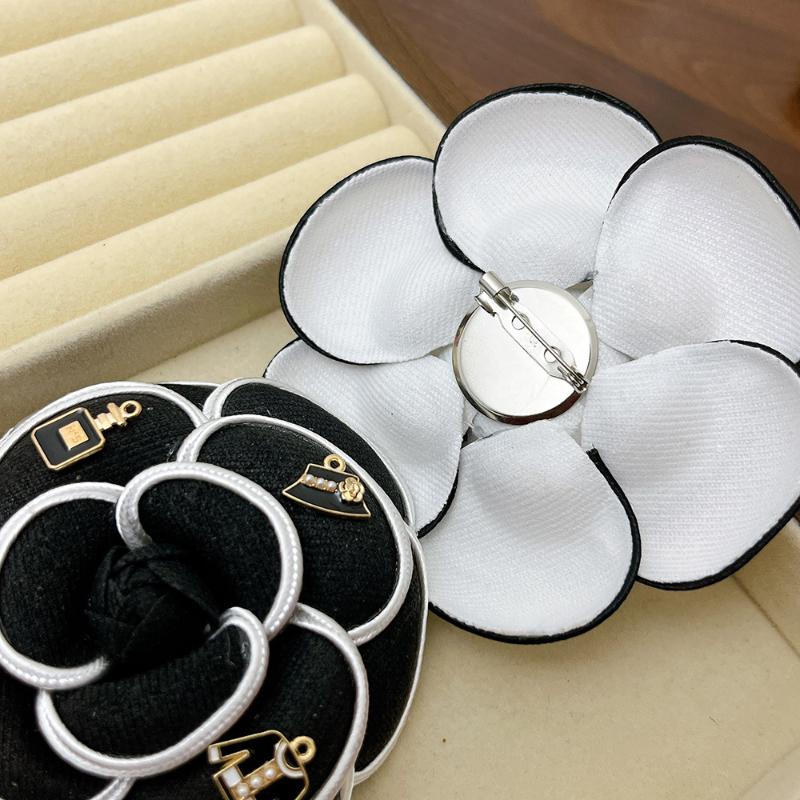 Korean Trendy Camellia Corsage Brooch Elegant Simple Tie Brooches Shirt Brooch Clothes Collar Pins Women Jewelry Accessories