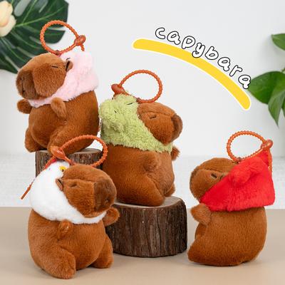 Pingente de Pelúcia Capivara Usando Chapéu, Boneca Capivara Ornamento Pendente para Bolsa Chaveiro Pequena Boneca para Máquina de Pegar