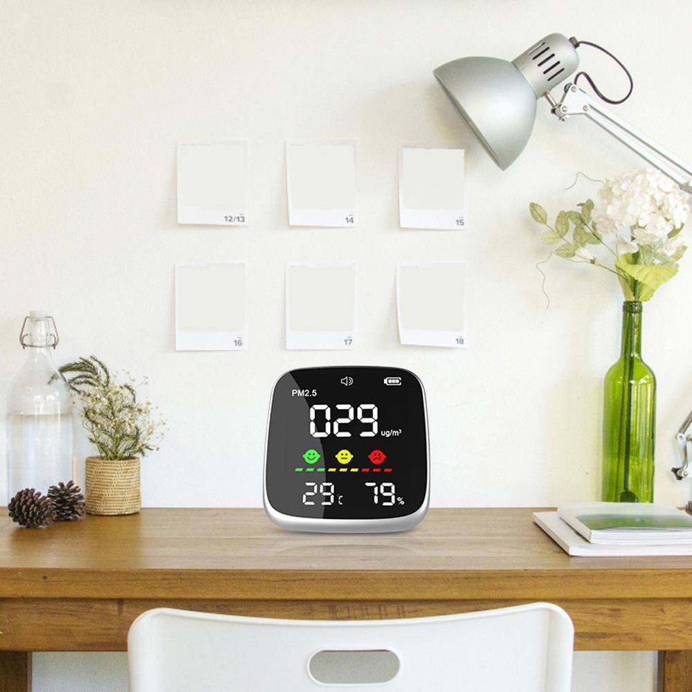 Přenosný USB dobíjecí detektor PM2.5 Multifunkční termohygrometr Domácí detektor vzduchu v interiéru