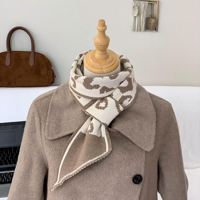 Scarf Women's Winter New Black and White Classic Striped Versatile Lazy Neck Protection Decorative Temperament Scarf Scarf