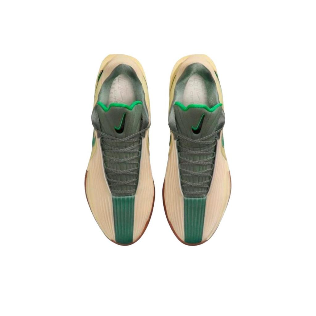 Nike GT. Pantofi de Baschet Cut 3 Turbo Bărbați Adidași Maro Verde IM7848700