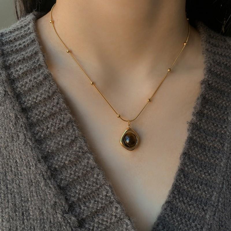 Maillard Tiger's Eye Stone Sun Pendant Necklace Retro Temperament Daily Commuter Collarbone Chain Light Luxury Niche Necklace Women