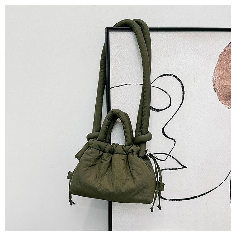 Damen Casual Einzelschultertasche Große Kapazität Nyl Rucksack Damen Daunenbaumwolle Winter Tragetasche Tragbare Make-up Handtasche