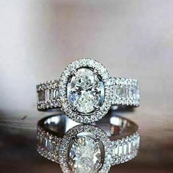Luxury Zircon Gem Diamond Band Ring with Niche Appeal