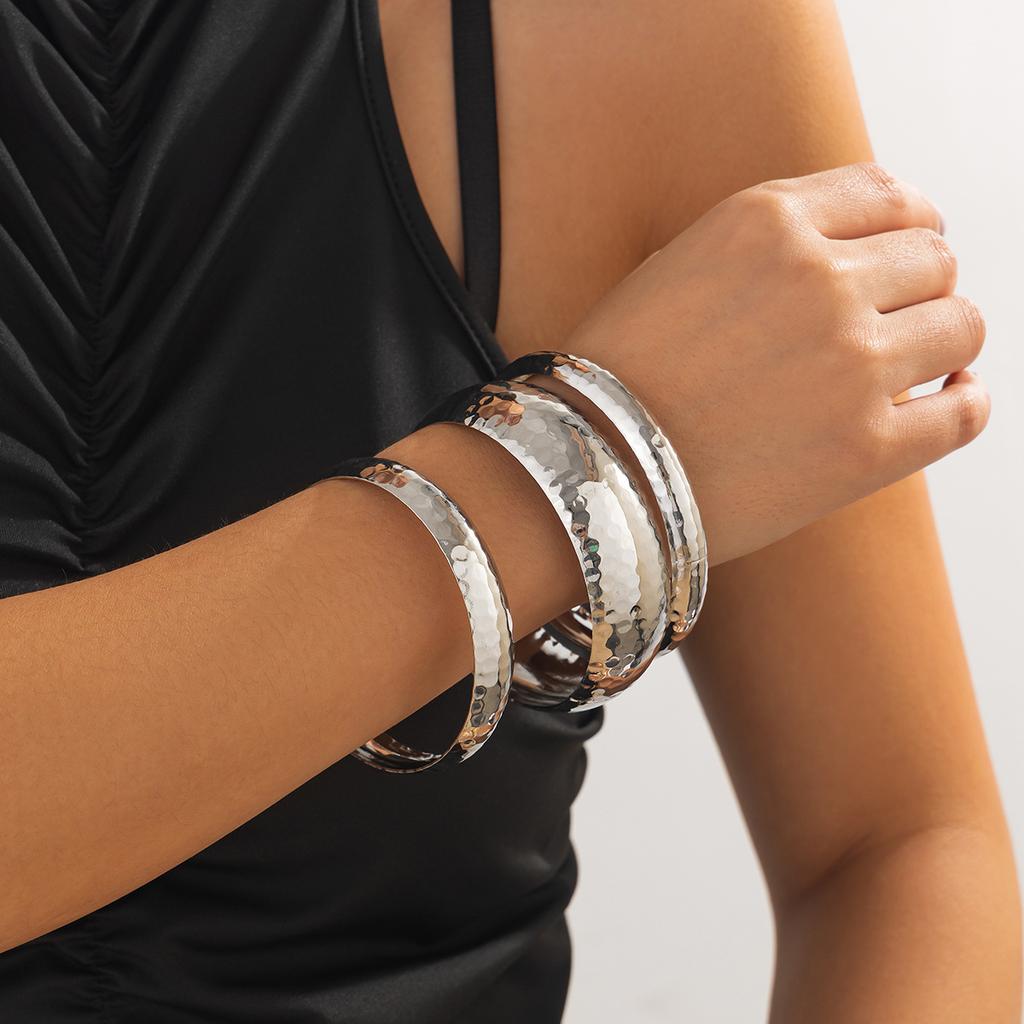 Exaggerated metal arc plain ring bracelet bracelet wide surface multi-layer simple bracelet
