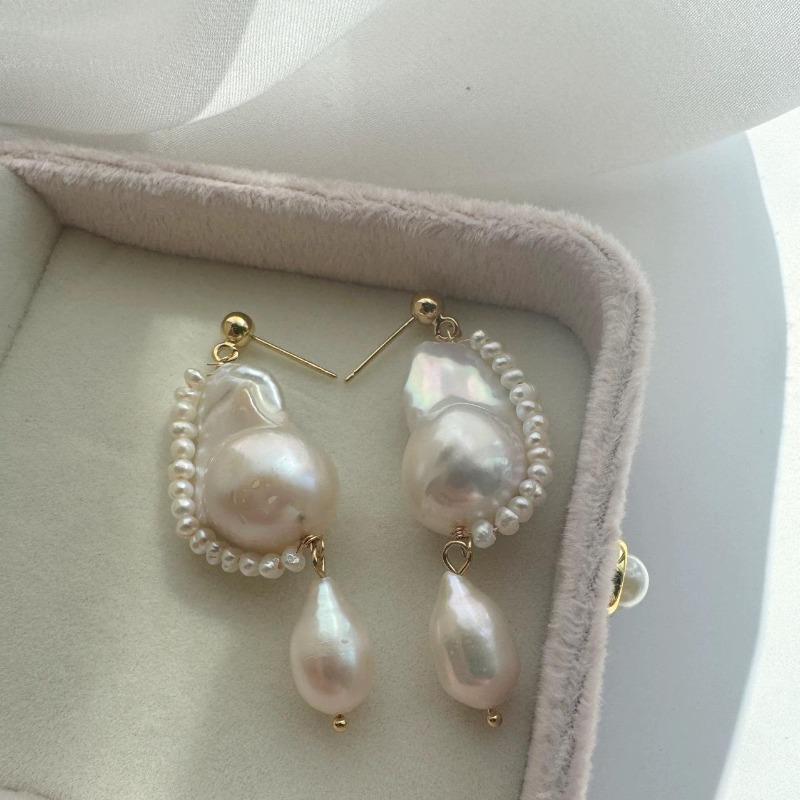 New White Pearl Stud Earrings Big Water Drop Pearl Earrings Big Baroque Design Retro Temperament Generous