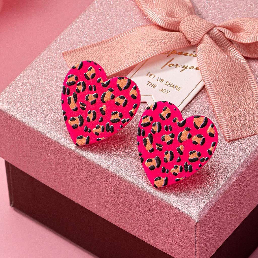 Leopard print love stud earrings, exquisite fashion and small, daily versatile photo atmosphere to celebrate the festival