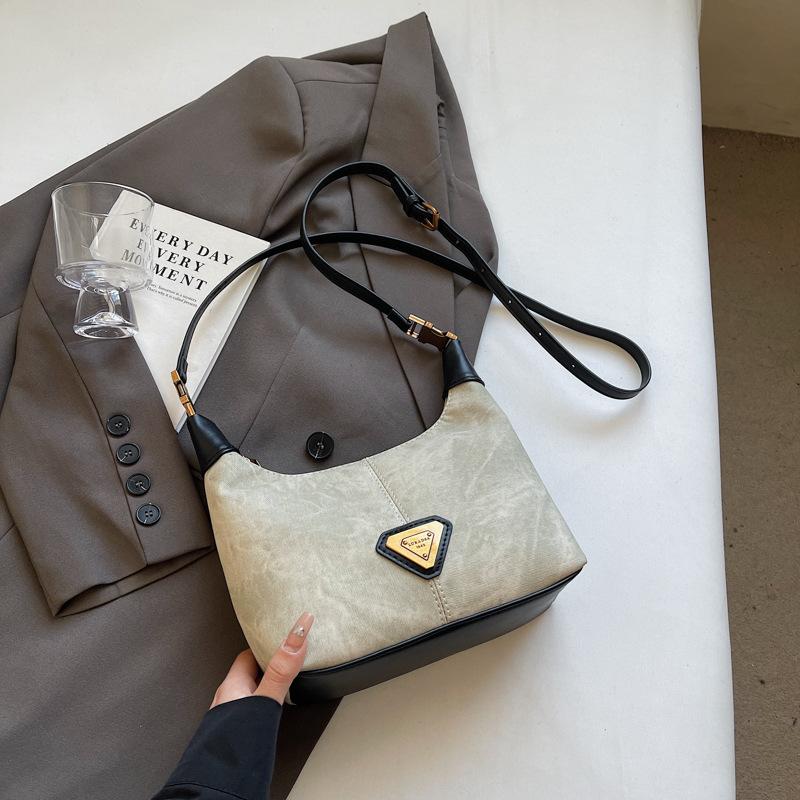Retro Trendy High-end Hand Carry Small Square Bag 2025 Winter New Fashion Casual Shoulder Bag Niche Messenger Bag