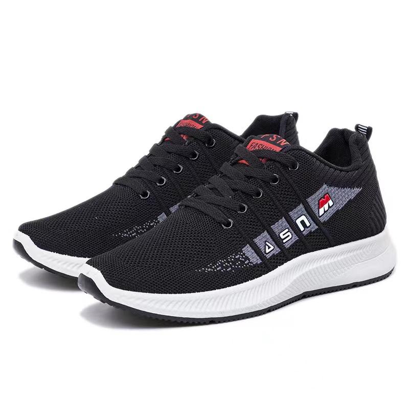 Men's mesh lightweight breathable casual sports shoes summer soft sole outdoor running shoes student walking shoes male sneakers