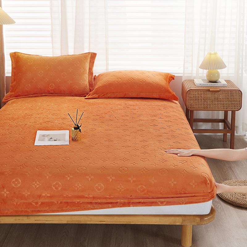 Foreign trade heavy milk fleece mattress single-layer jacquard mattress three-piece set fully enclosed dirty mattress non-slip fixed