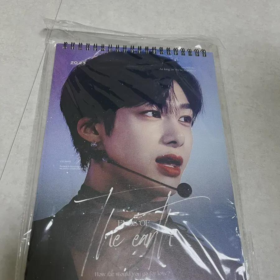 

Хёнвон из Monsta X продает 23-летний календарь