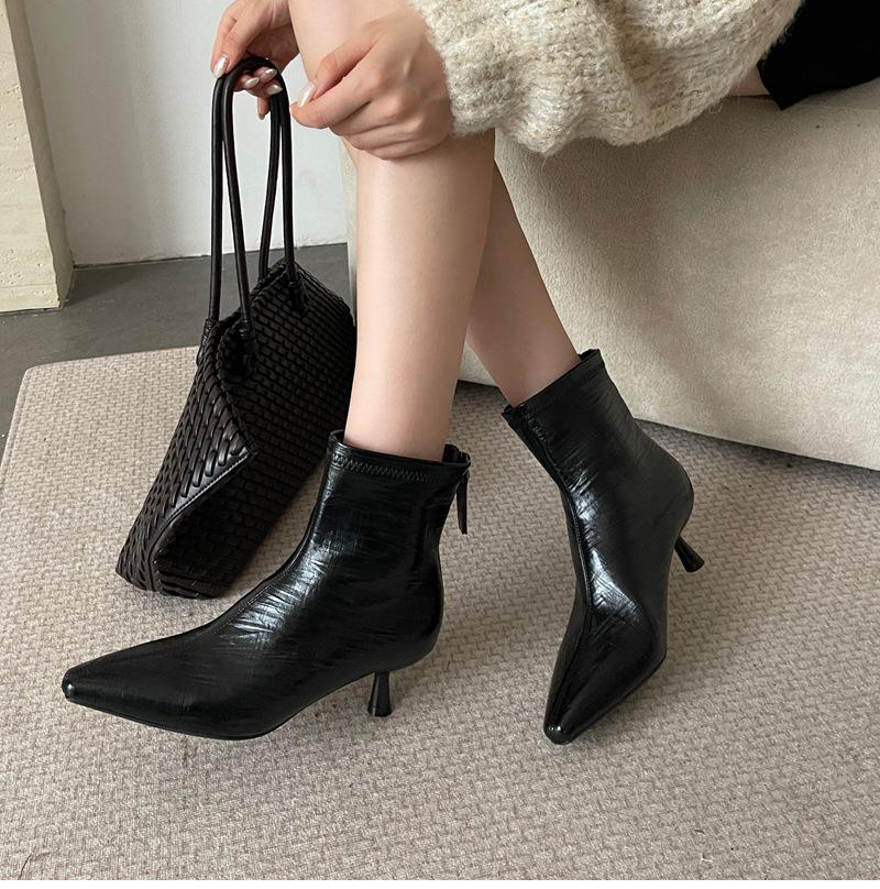 Herbst 2025 Spitz zulaufende Stiletto-Stiefeletten: Weiches Leder, Koreanischer Stil, Reißverschluss hinten, Modisches Chelsea-Design.