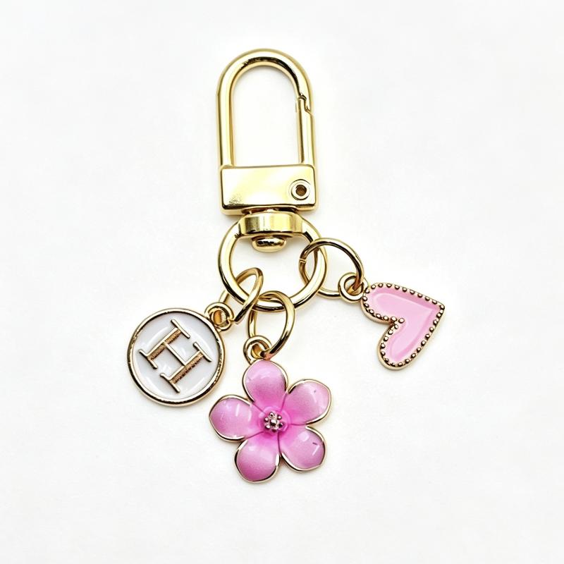 A-Z Letter Charm Enamel Keychain Pink Cherry Blossom Heart Design Key Ring for Graduation Souvenir Gift