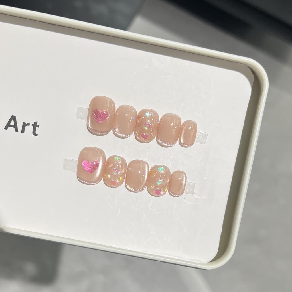 Simple White Cat's Eyes Nail Art Cute Hand-painted Love French Armor Piece Pure Hand-wearing Short Style