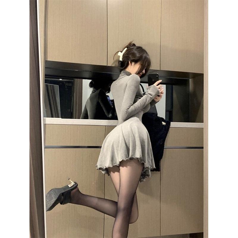 Pure desire Spice Girl turtleneck versatile long-sleeved dress women's autumn and winter new waist fluffy skirt, thin bottom skirt short skirt