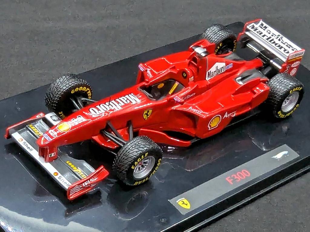 Hot Wheels Mattel Elite Ferrari F300 Schumacher Marlboro Edition 1/43 M.