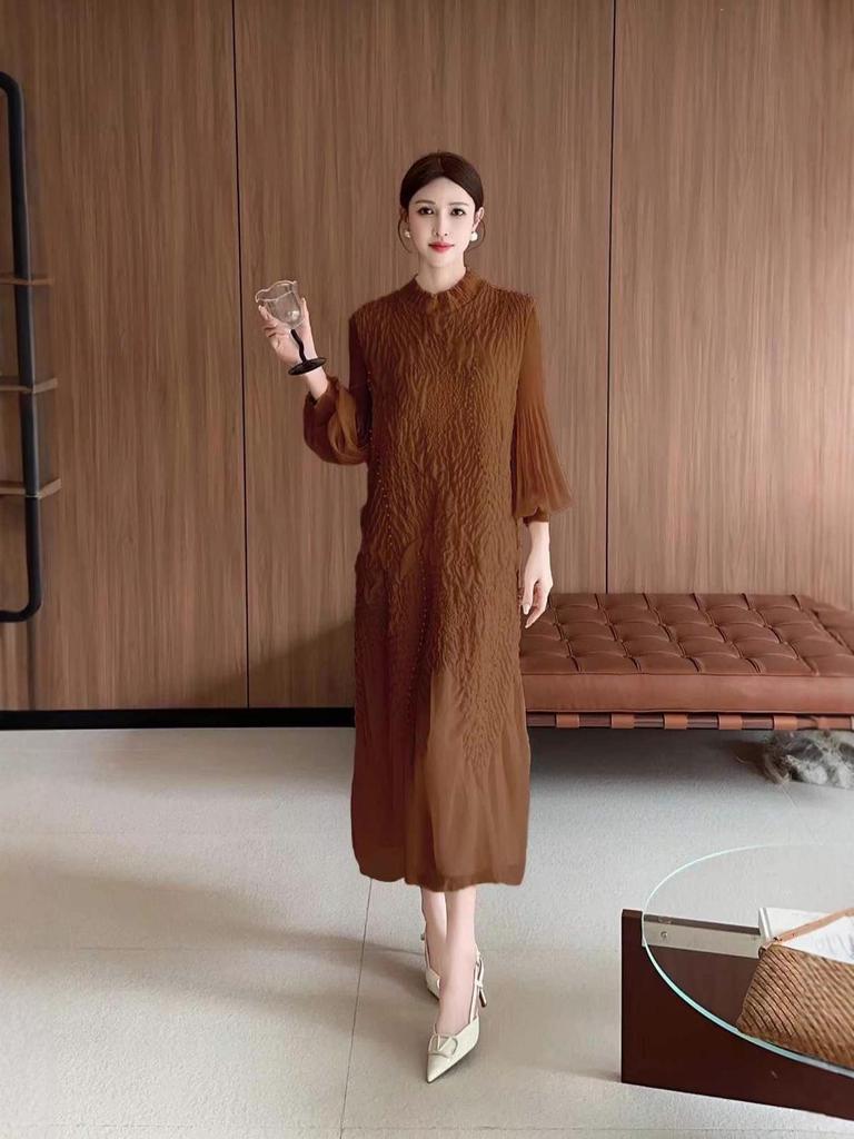 Elegant Plus Size Pleated Evening Gown with Stand-Up Collar and Embroidered Lantern Sleeves