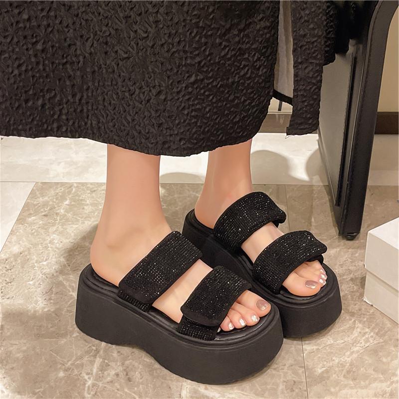 Modne Buty Klapki Damskie Lato Platforma Luksusowe Klapki Pantofle Miękkie Projektant 2025 Rzep Modne Klapki Codzienne Lato Damskie