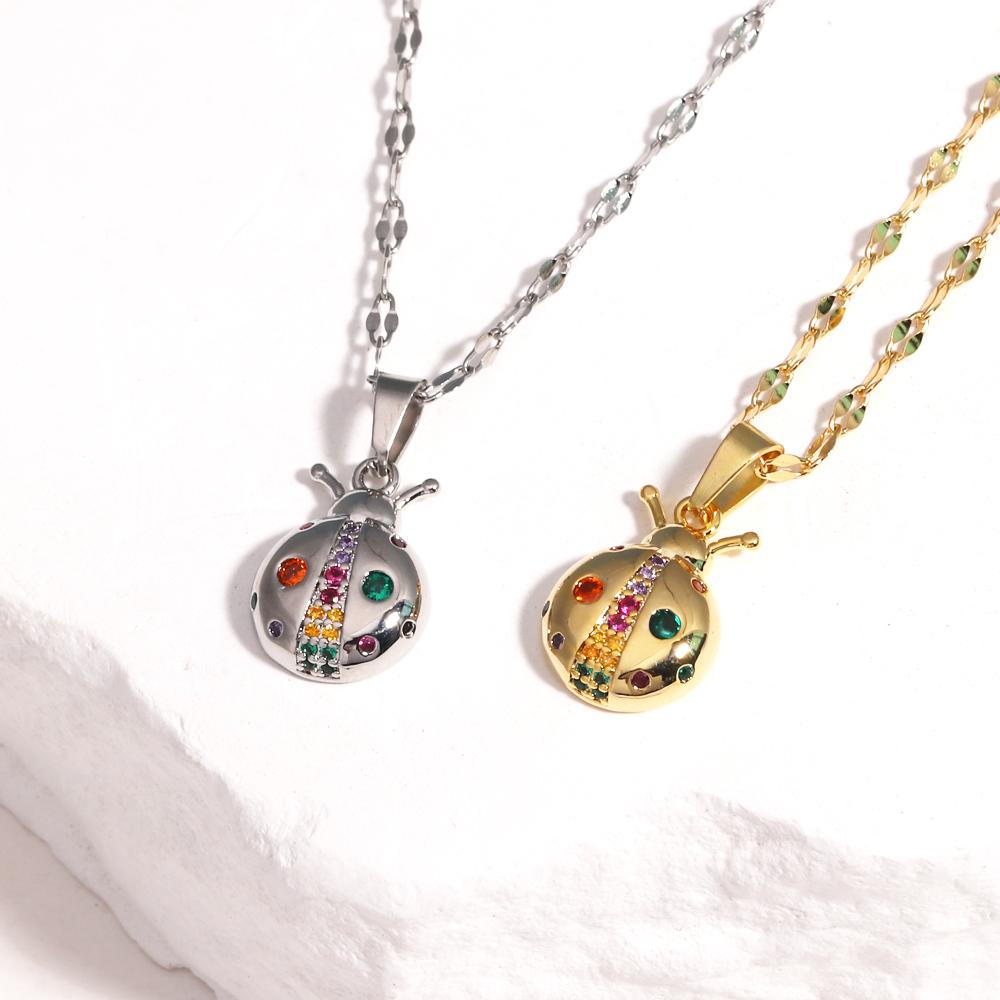 Collane Pendenti Coccinella in Acciaio Inossidabile Color Oro per Donne Moda Zircone Colorato Charm Collana Animale Gioielli Femminili