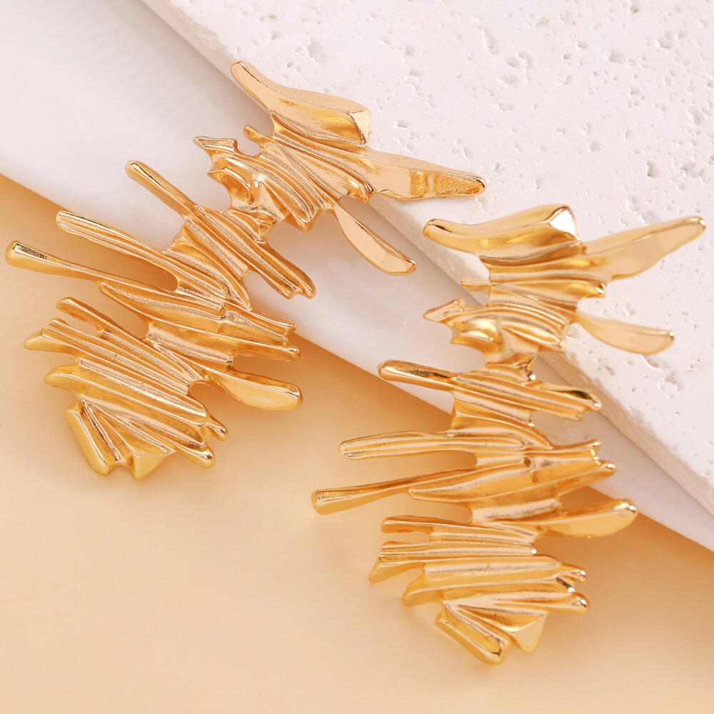 Exaggerated Metal Line Stud Earrings for Women Vintage Geometric Irregular Stacked Earrings Advanced Design Jewelry Gift