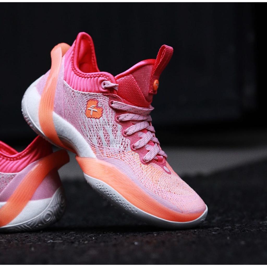 New Anta Three Point Rain1.0 Cushioning Breathable Low Top Basketball Shoes Men's Pink 912411102-2