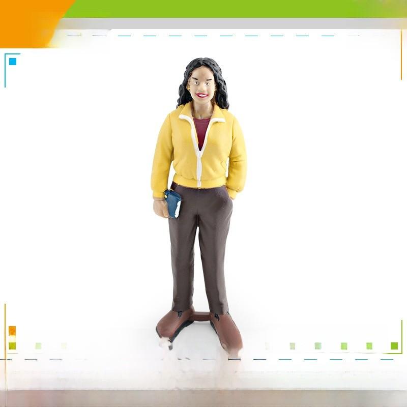 Family Figurine Set For Home Decor With Pvc Material And Realistic Human Models For Collectors