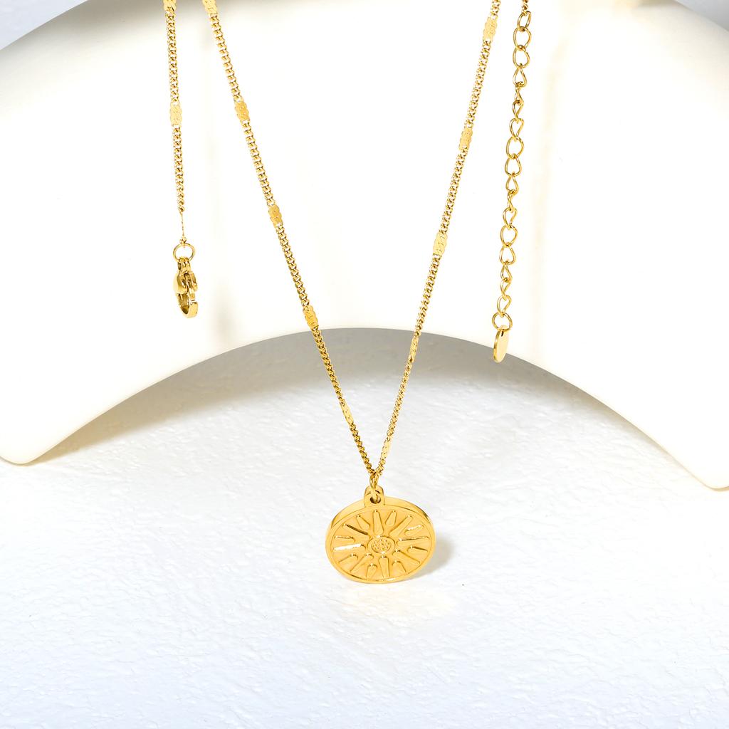 Stainless Steel Fashion Unisex Sun Disc Pendant Necklace For Girls Jewelry Classic Design INS Waterproof Daily Accessory Gift