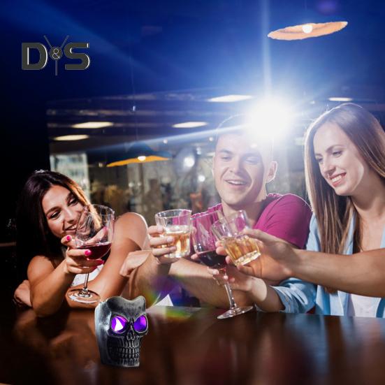 Halloween Skull Candle Light Decoration Spooky Skeleton Statue Tabletop Decor for Outdoor Yard Graveyard Halloween Party Supplies