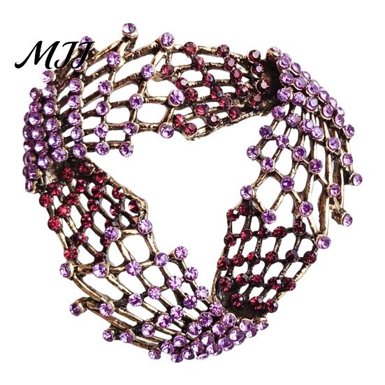 Hollow Lapel Pin Rhinestone Twisting Loop Brooch, Decorative Clip for Oxidation Resistant Brooch Men Women, Sweater Cardigan Coat Suit Jewelry