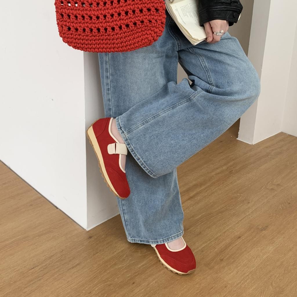 2025 New Round Head with Velcro Thick-soled Shallow Mouth Versatile Leisure Sports Versatile Women's Single Shoes