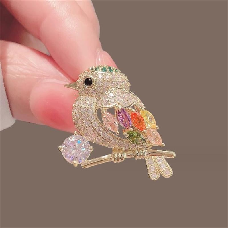 Luxury Colorful Cubic Zircon Bird Brooch Gold Color Animal Copper Brooch Women Weddings Banquet Lapel Pins Gifts