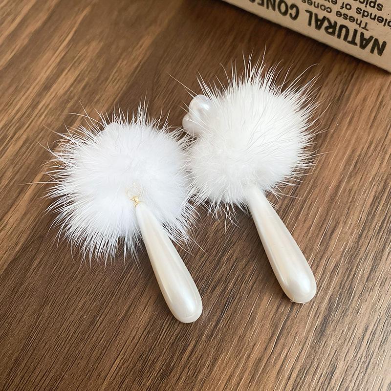 

Silver Needle Hairball Love Water Drop Pearl Stud Earrings Women s French Versatile Earrings Earrings Autumn and Winter