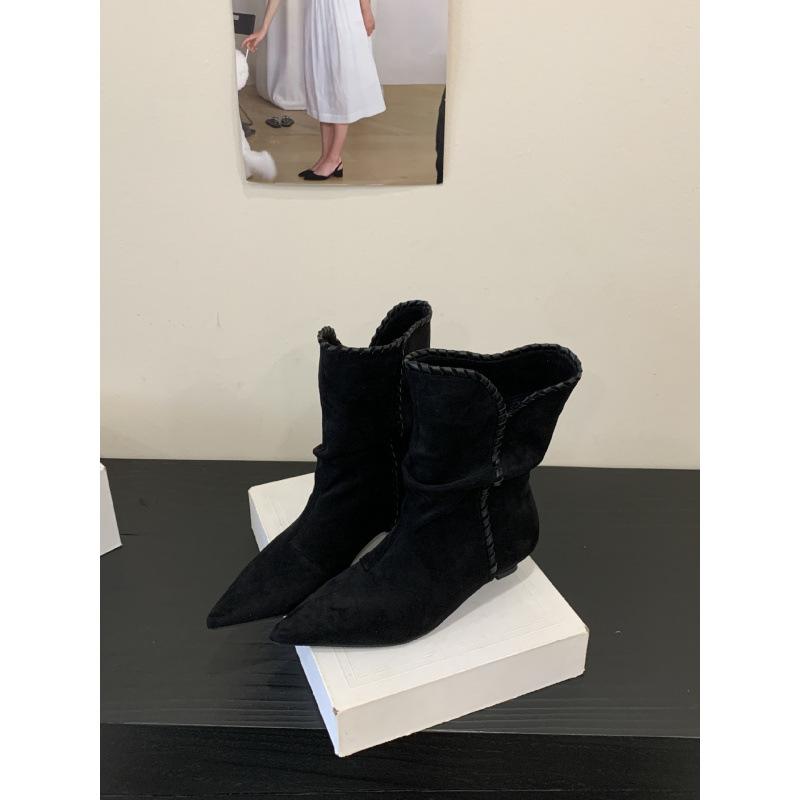 2025 Herbst neue Retro Low-Heel Maillard kurze Stiefel plissierte dünne spitze Pile-Stiefel Damen