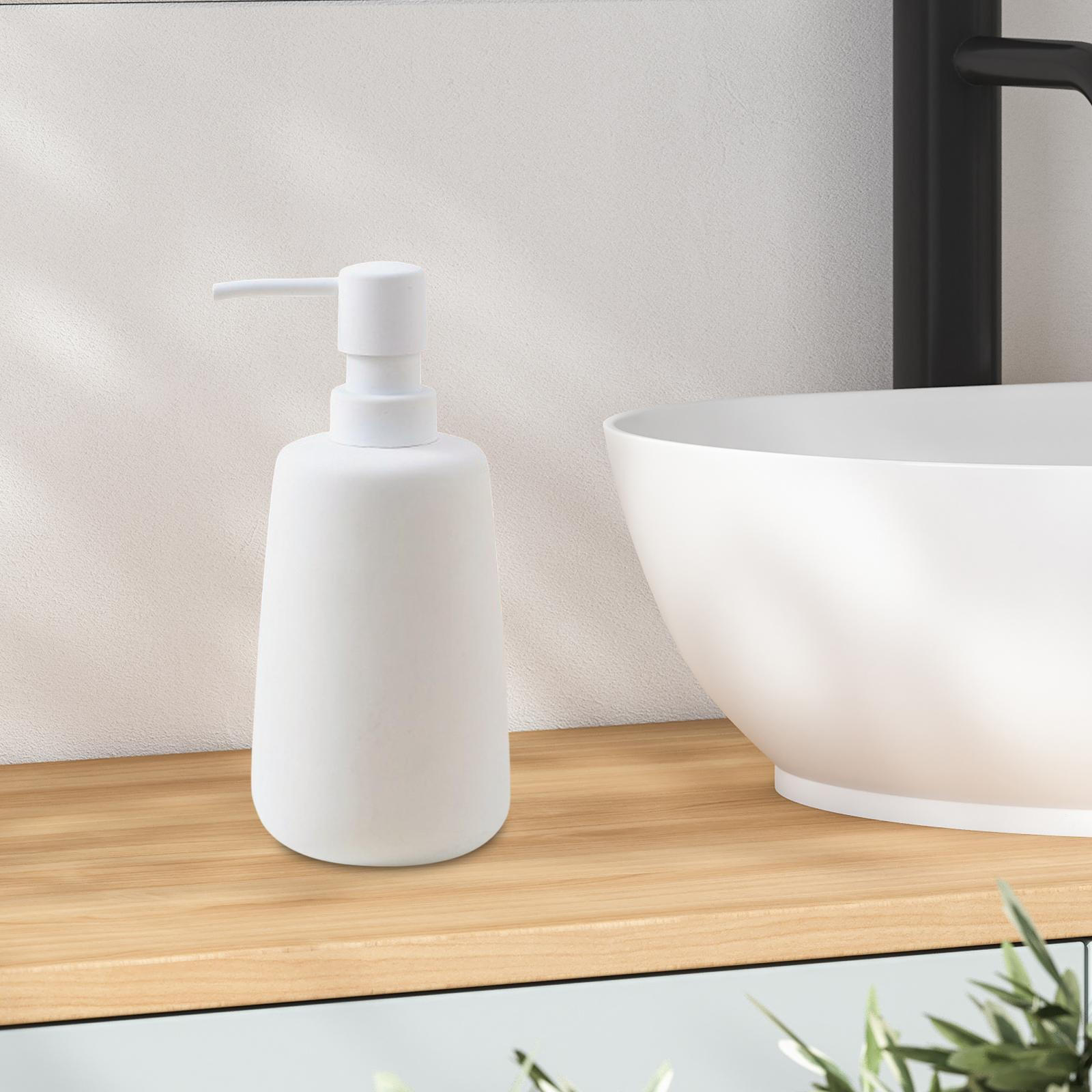 

Элегантный дозатор жидкого мыла для использования дома и в гостинице чёрный