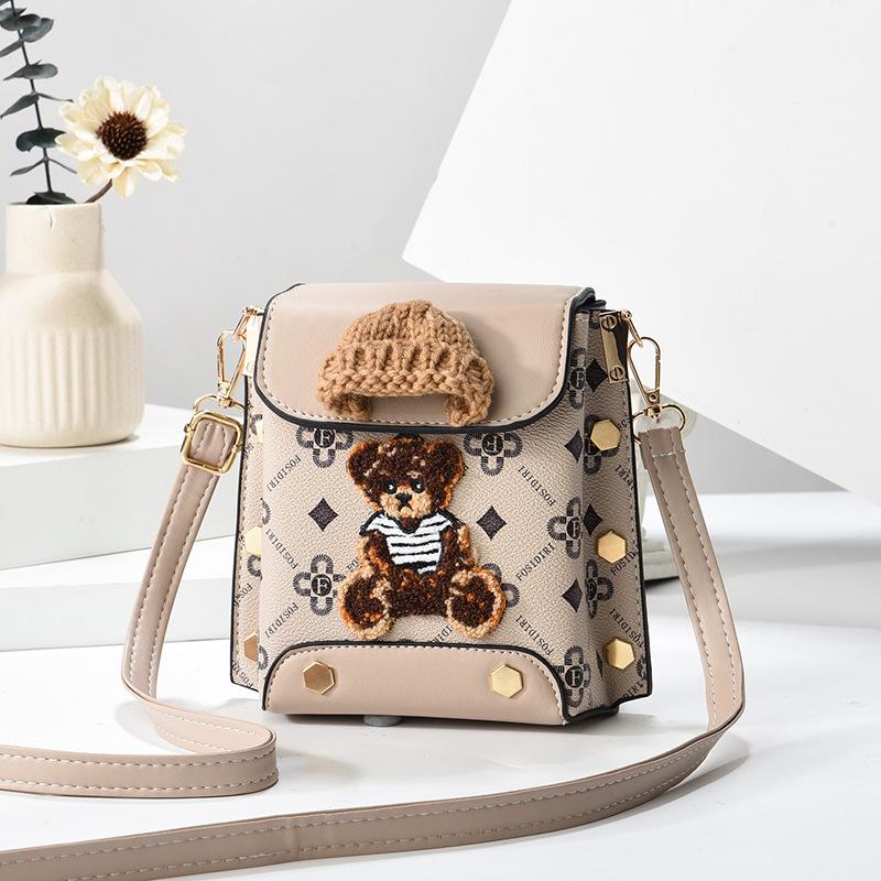 Spring/Summer Fashionable Versatile Women's Single Shoulder Crossbody Handbag with Large Capacity and Phone Pocket